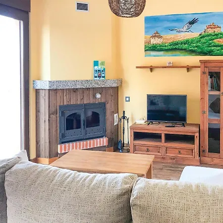 Three-bedroom Holiday In Villarin De Campos